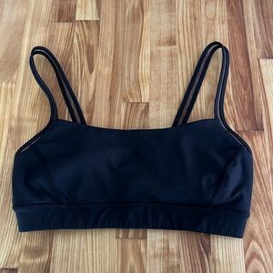 Lululemon sports bra size 4